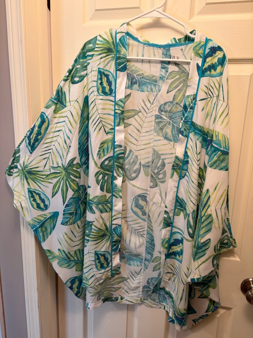 HUE White Kimono with Blue-Green Leaf Print